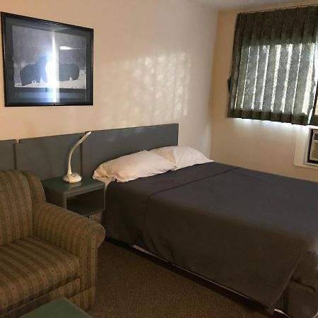 Plains Motor Inn Stettler 외부 사진