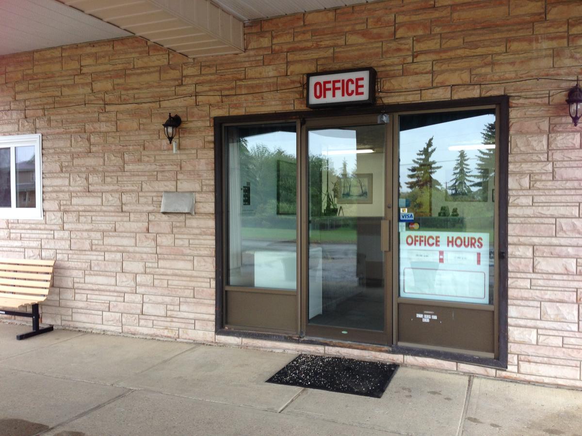 Plains Motor Inn Stettler 외부 사진