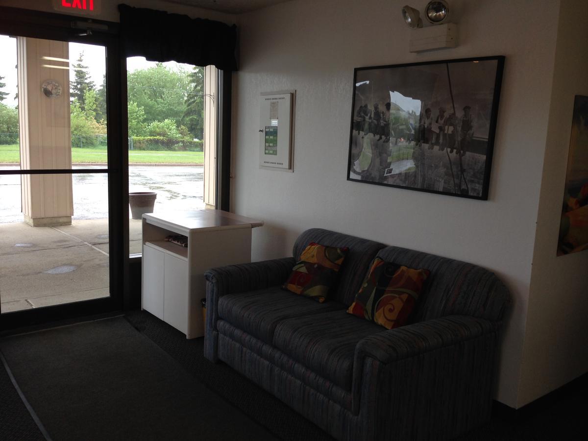 Plains Motor Inn Stettler 외부 사진