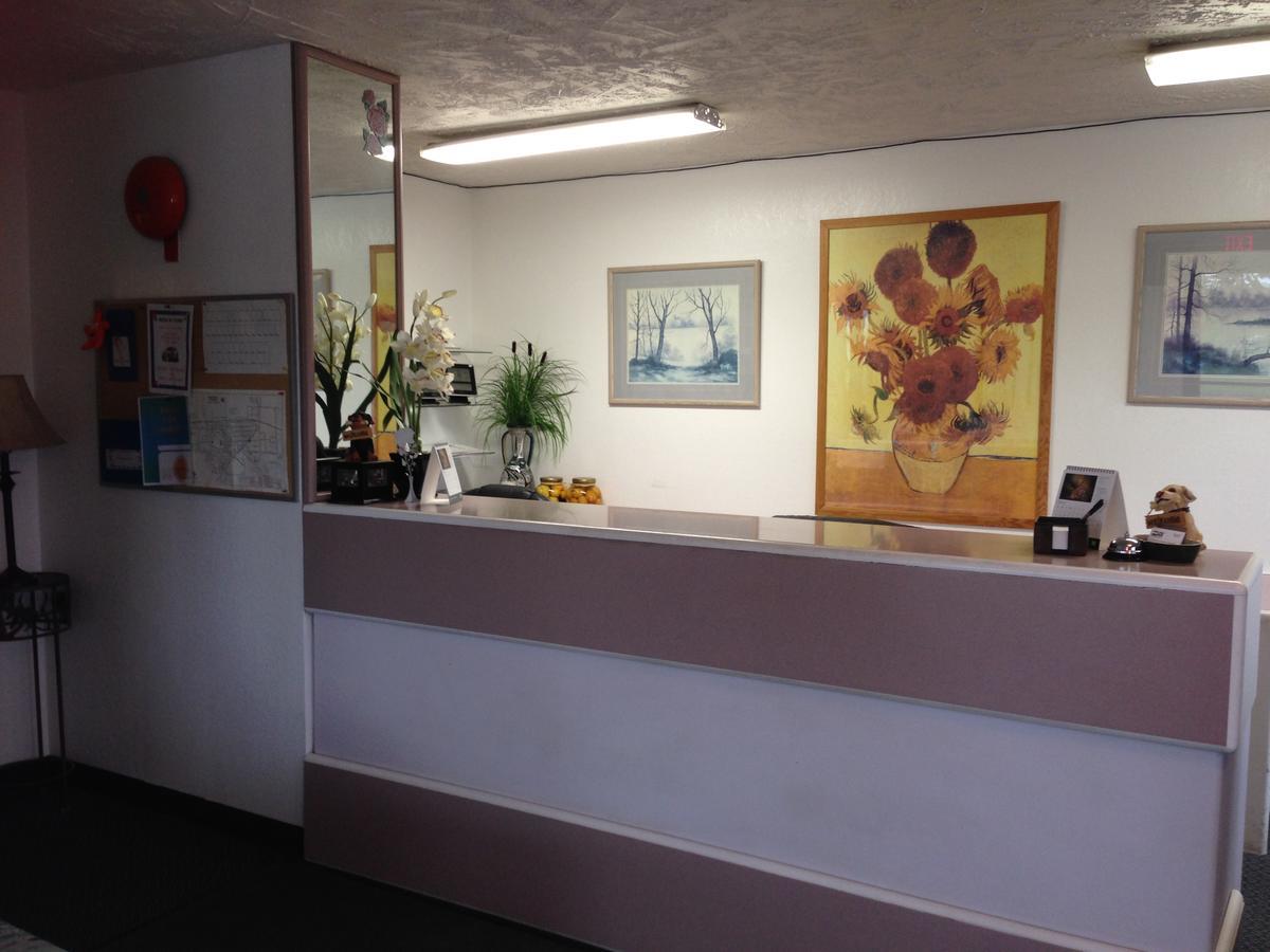 Plains Motor Inn Stettler 외부 사진