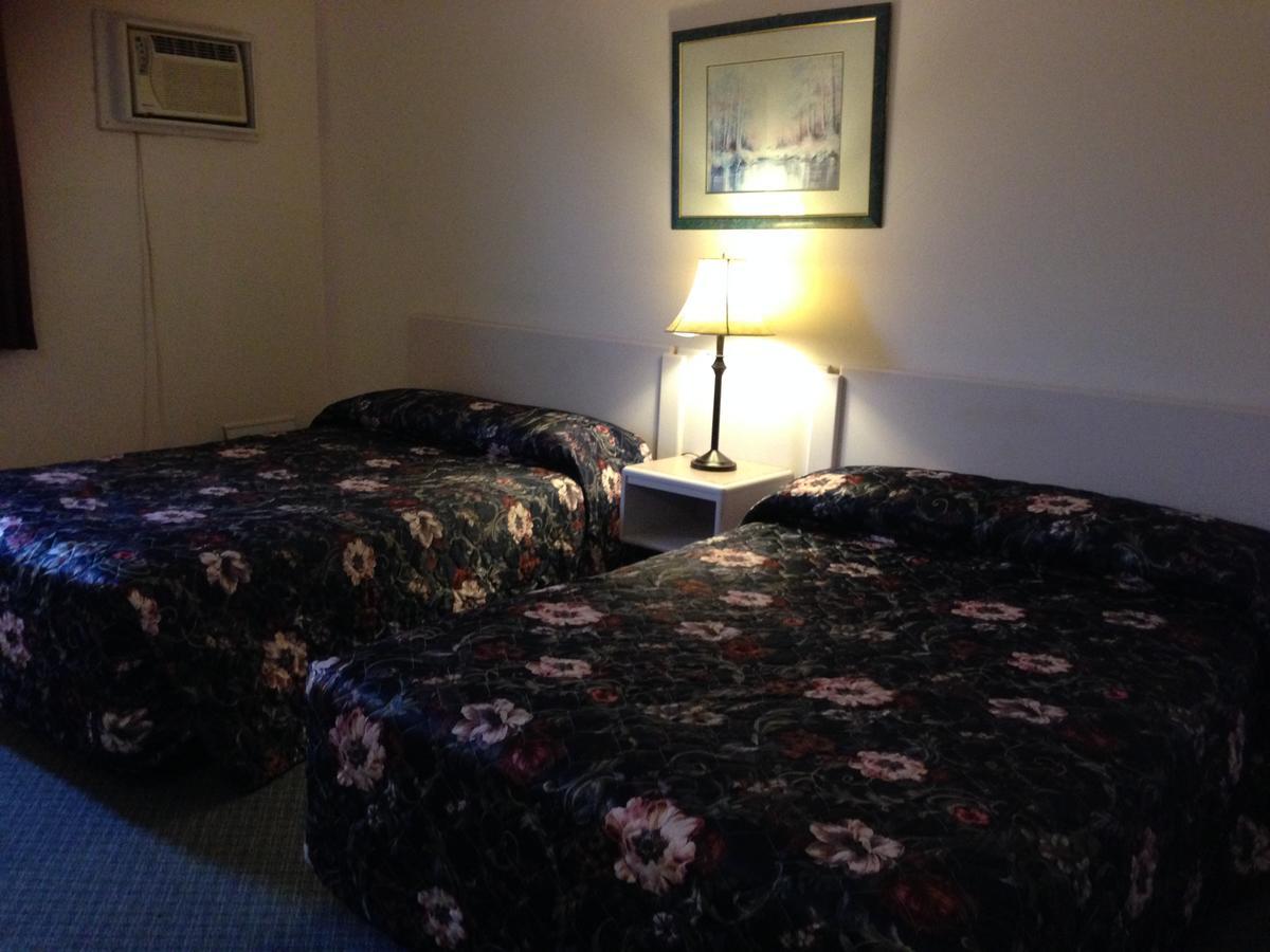 Plains Motor Inn Stettler 외부 사진