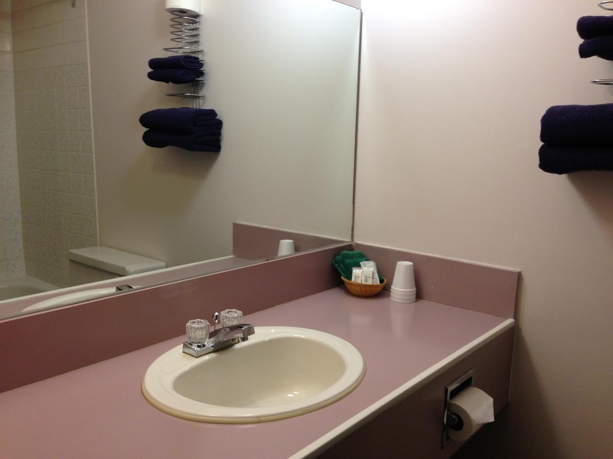 Plains Motor Inn Stettler 외부 사진